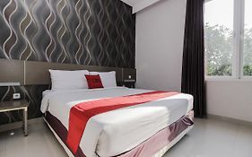 RedDoorz near Goa Sunyaragi